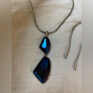 Reversible Pendant Blue to Black Bolo Style Silver Tone Necklace‎